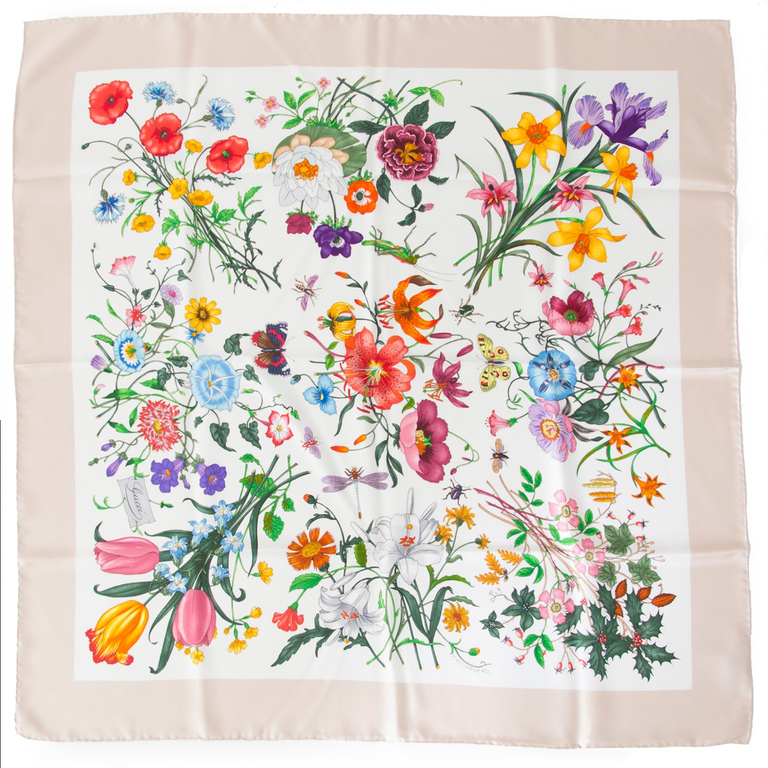 Buy authentic Gucci scarf at the right price at LabelLOV vintage webshop.