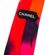 Achetez un authentique Chanel cravatte en multi colour pour le bon prix chez LabelLOV.