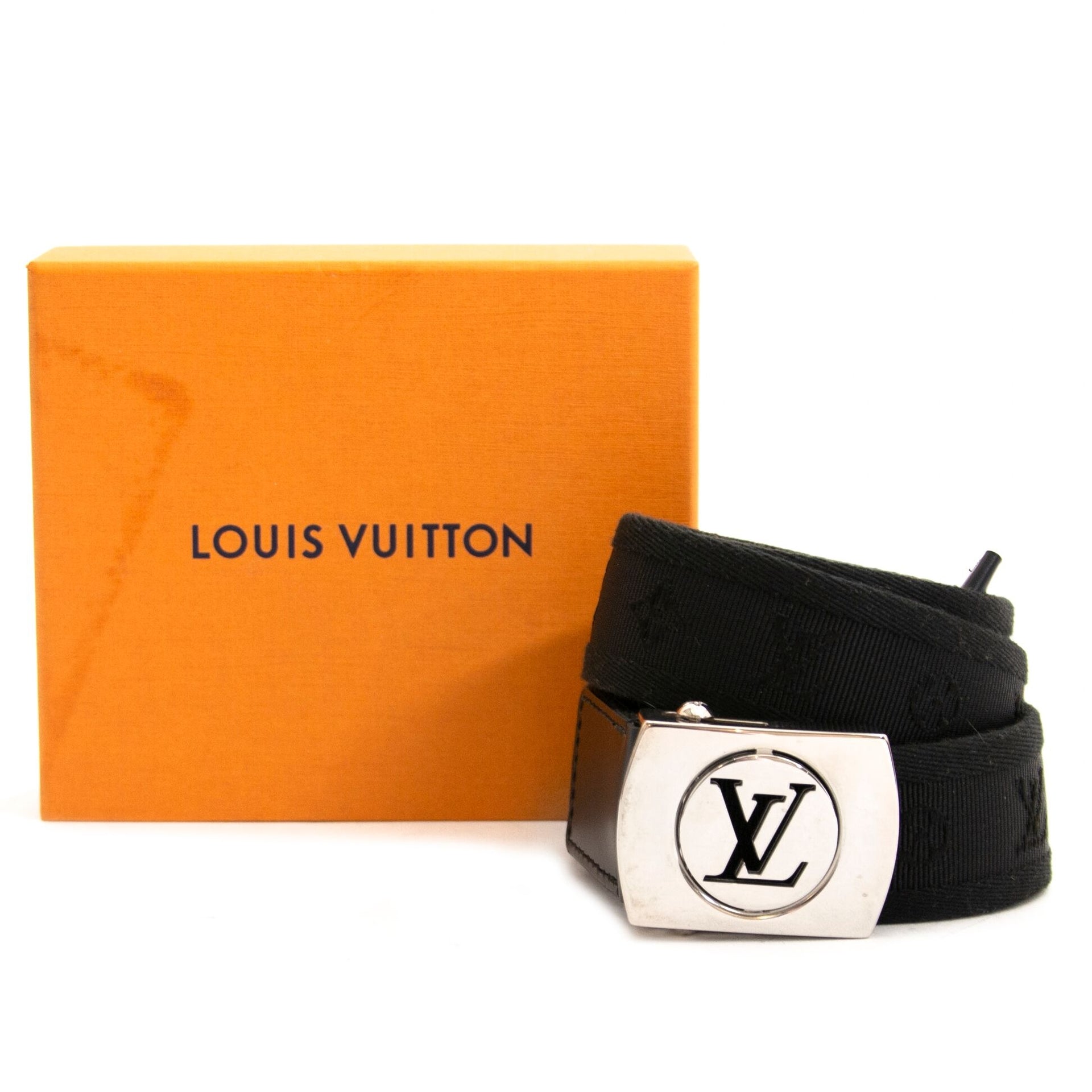 Buy authentic secondhand Louis Vuitton belts at Labellov vintage webshop for the lowest price.