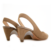 Op zoek naar Louis Vuitton pumps? Nu te koop bij labellov.com tegen de beste prijs.