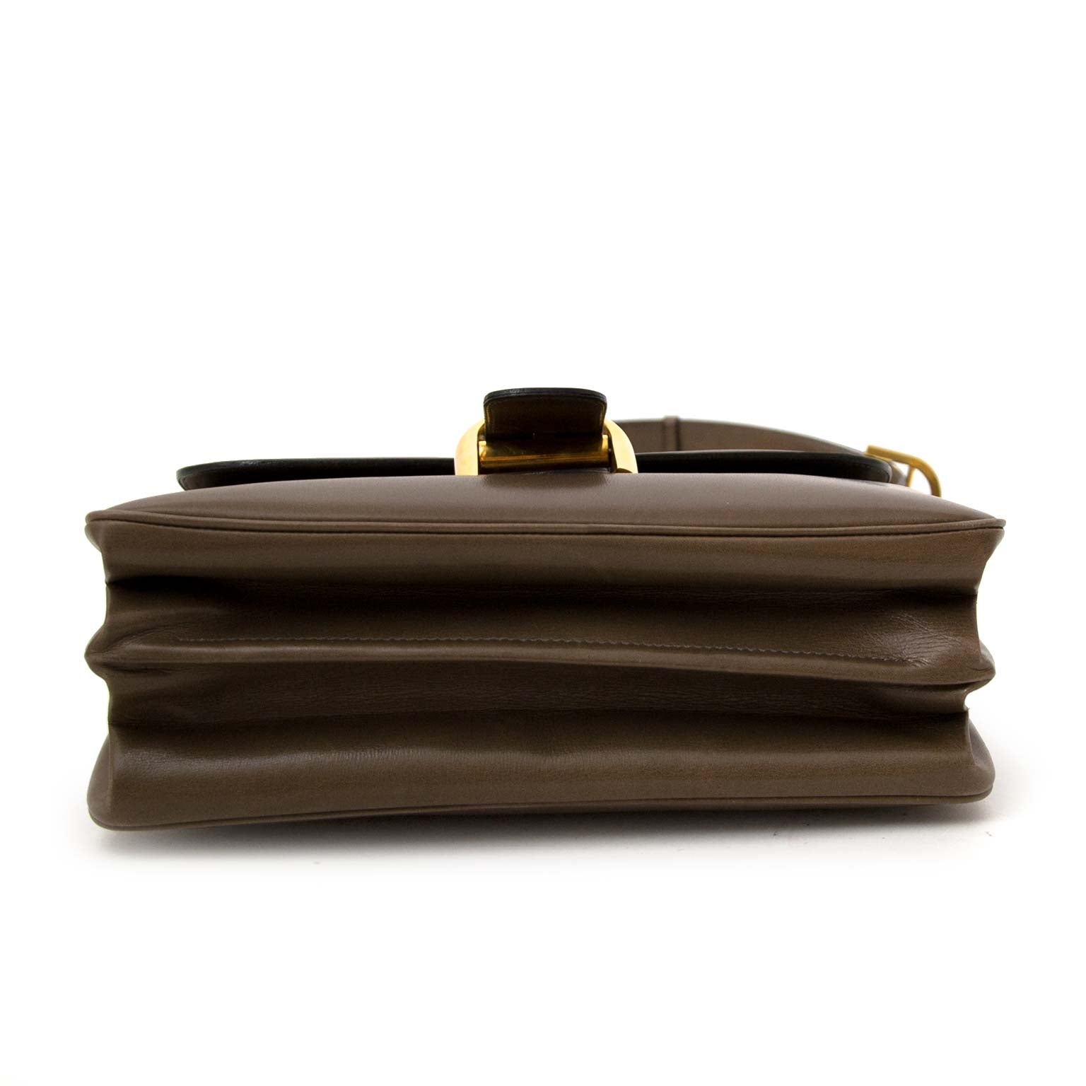 labellov vintage fashion webshop antwerp belgium with delvaux brillant baudrier bags