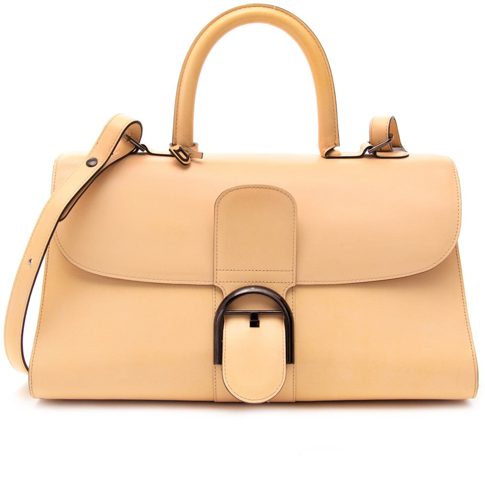 Cherchez-vous des sacs à mains Delvaux Beige Brillant East West pour le meilleur prix? Acheter secure en ligne avec Labellov