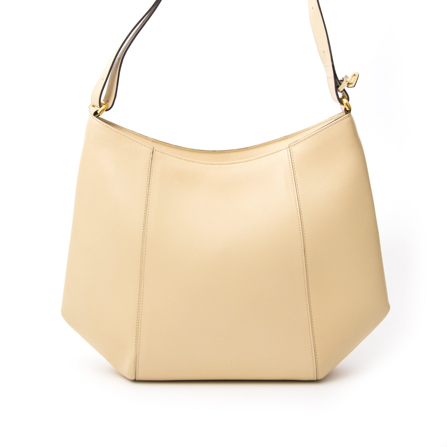 Authentic Delvaux Beige Shoulder Bag for sale online. Buy authentic secondhand Delvaux bags at the right price at LabelLOV vintage webshop. Safe and secure online shopping.