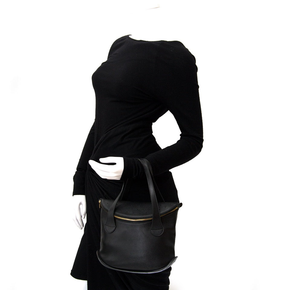 Op zoek naar Delvaux songe Black Leather Handbag? Wij hebben deze in stock.