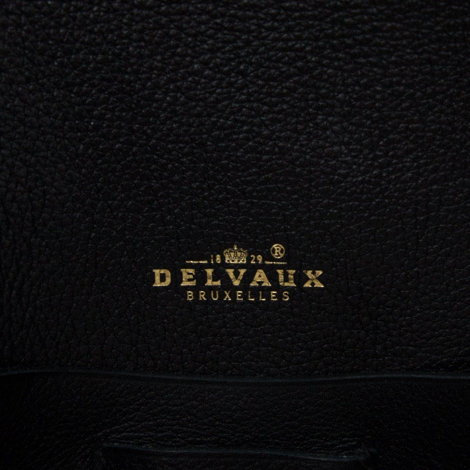 Labellov verkoopt authentieke designer handtassen van grote merken zoals Delvaux