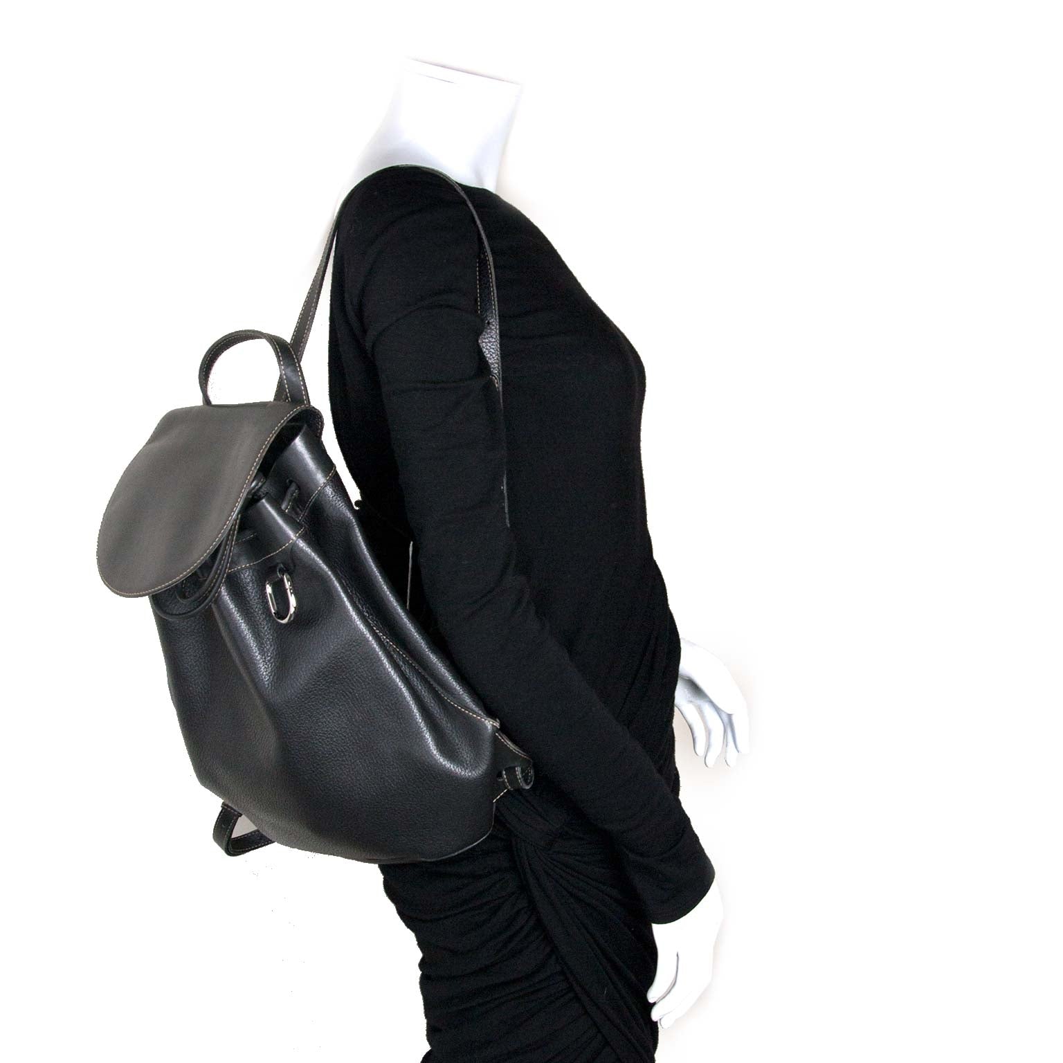 Deux De Delvaux Black Leather Backpack outfit styled for the best price at Labellov