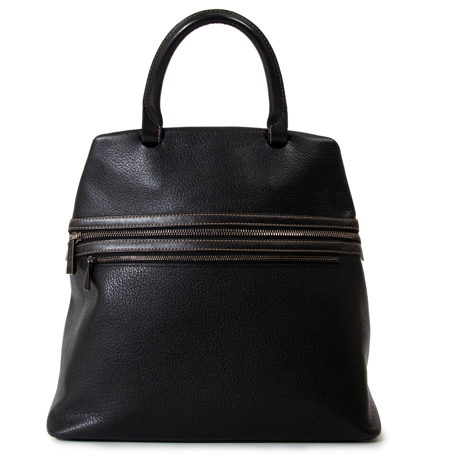 Buy and sell your authentic designer bags for the best price at Labellov secondhand luxury