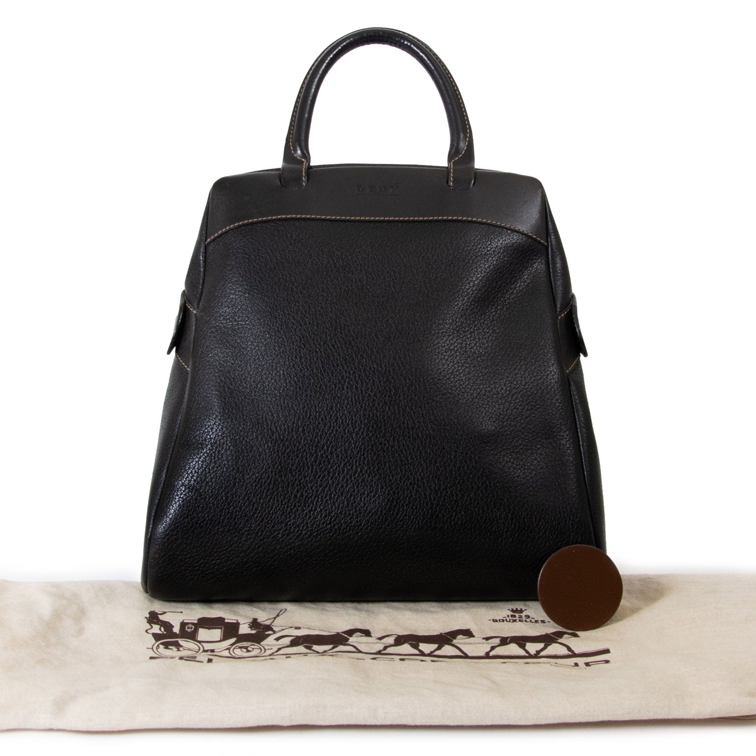 We buy and sell your authentic designer bags and sell them for you. Come to the showroom in Antwerp.
