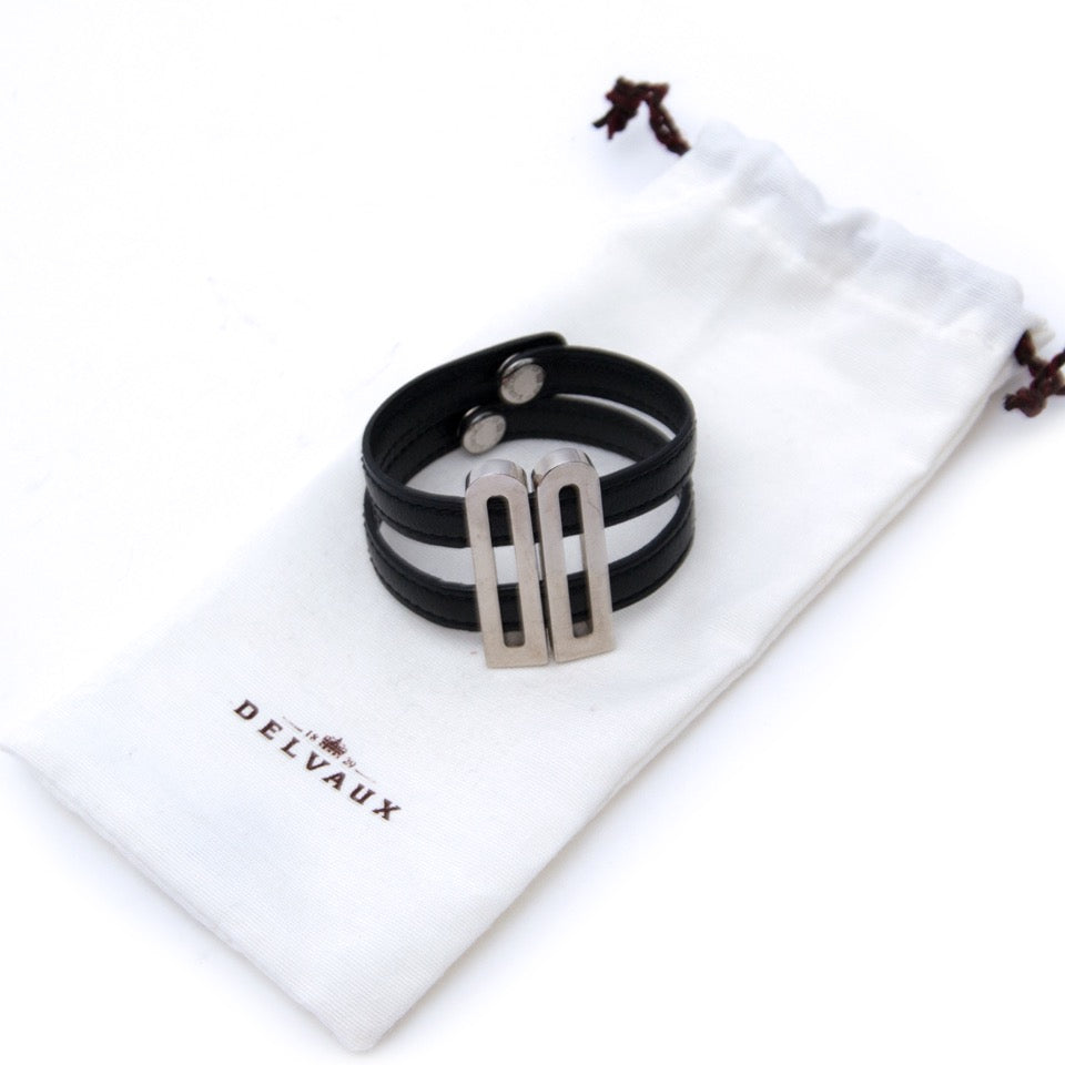 koop online aan de beste prijs jou tweedehands Delvaux Black DD Leather Bracelet