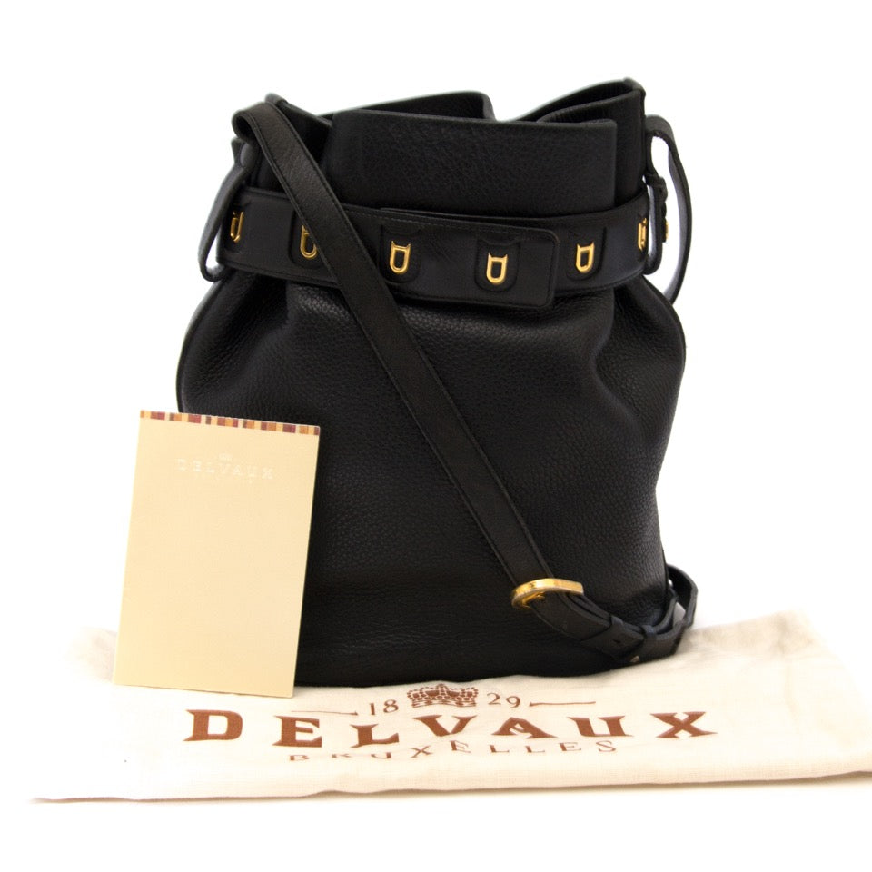 Acheter Delvaux Black Bucket Shoulder Bag en ligne au LabelLOV. De façon sécurisée. Vintage, mode. Anvers, Belgique.