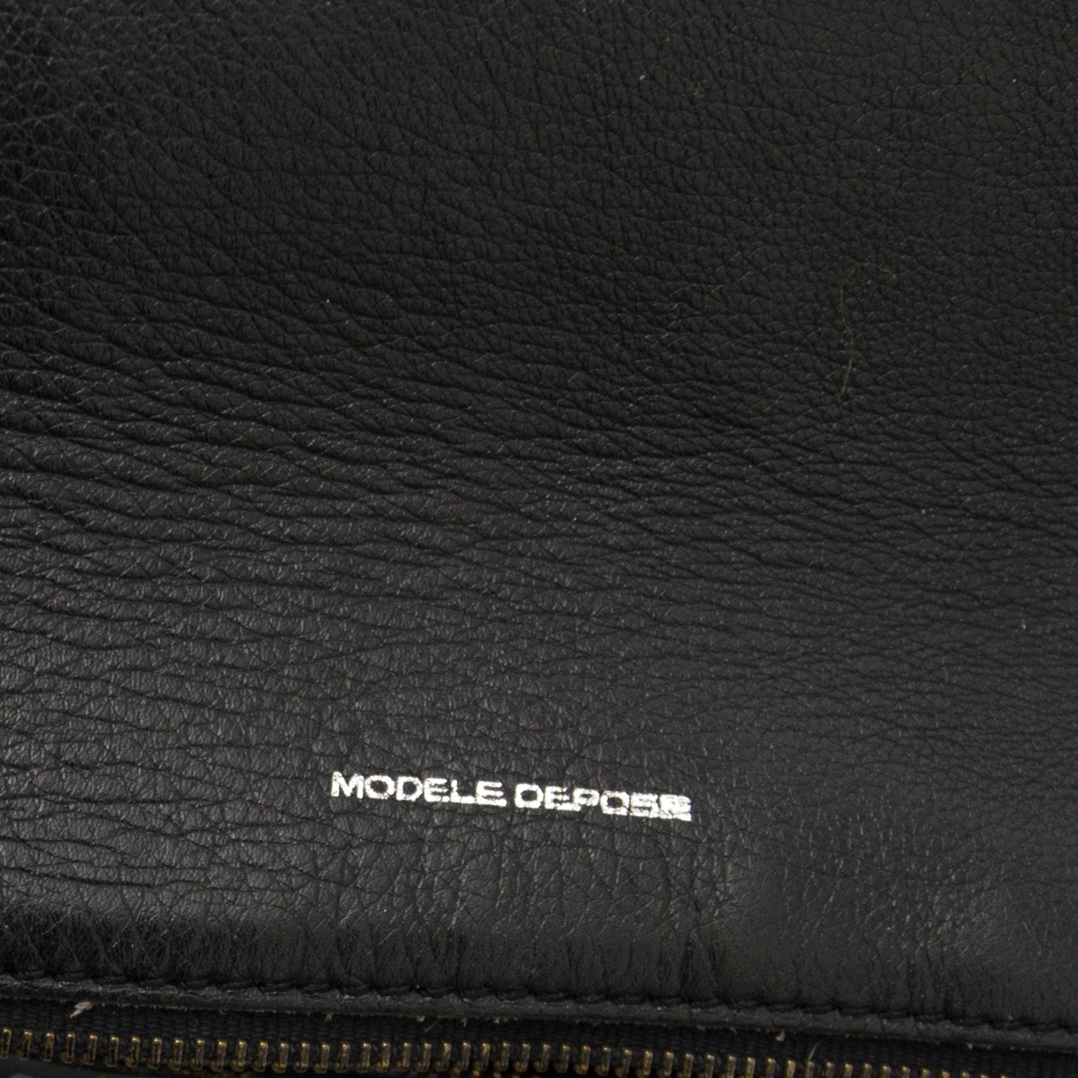 Koop uw Delvaux Black Buckle Cross Body Bag bij Labellov in Antwerpen