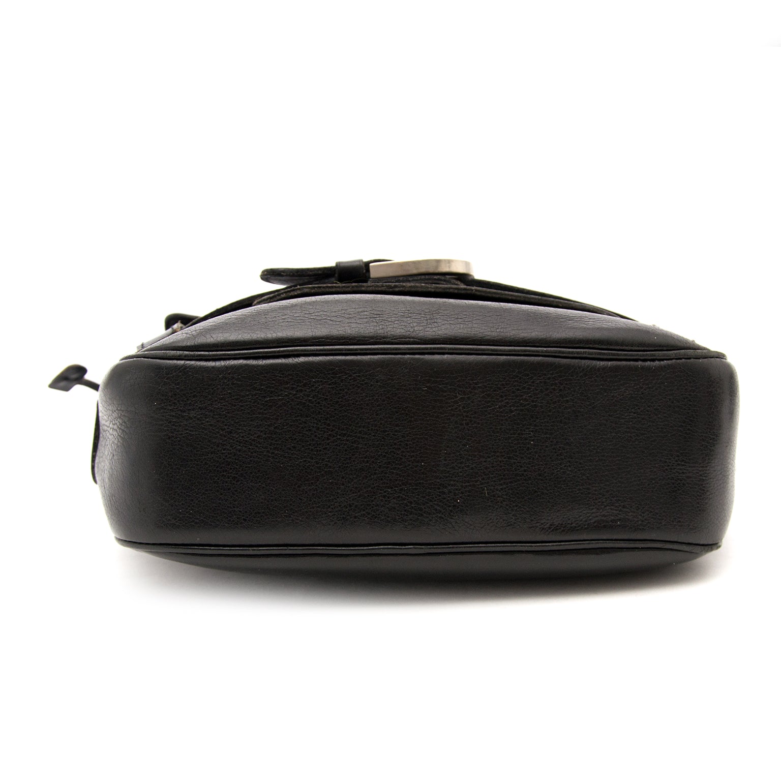 Koop uw Delvaux zwarte schoudertas met zilveren gesp aan de beste prijs online.