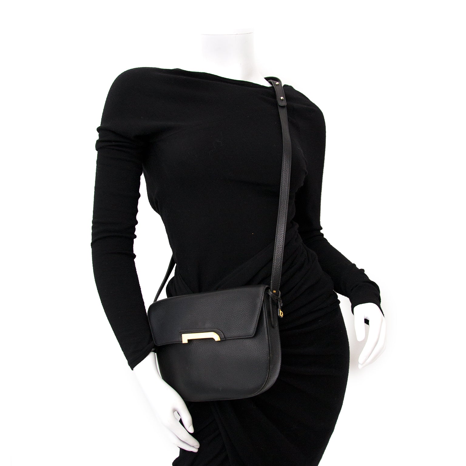 Delvaux Schwarze Schulterhandtasche Auf Leder heute online auf labellov.com gegen den besten Preis.