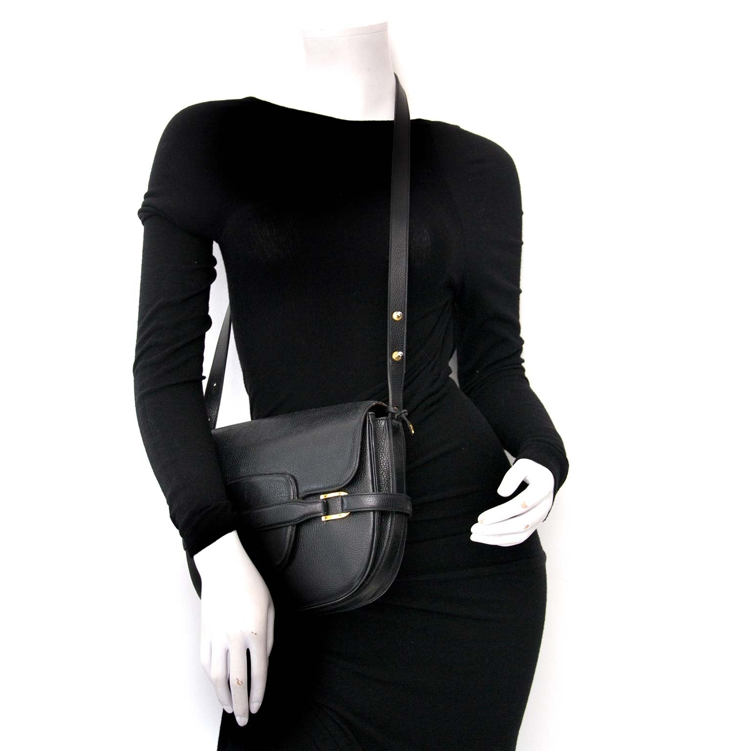 Delvaux Black Grained Leather Shoulder Bag Buy authentic designer Delvaux secondhand bags at Labellov at the best price. Safe and secure shopping. Koop tweedehands authentieke Delvaux tassen bij designer webwinkel labellov.
