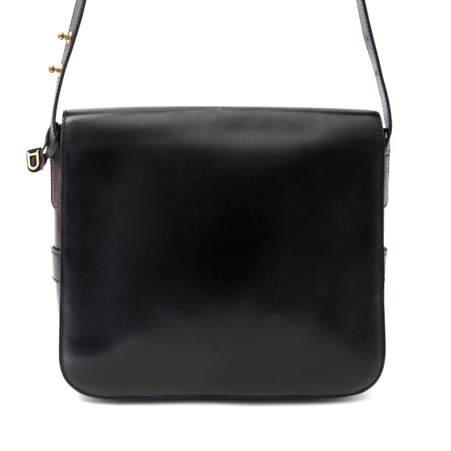 Delvaux Black Madame Crossbody Bag Buy authentic designer Delvaux secondhand bags at Labellov at the best price. Safe and secure shopping. Koop tweedehands authentieke Delvaux tassen bij designer webwinkel labellov.