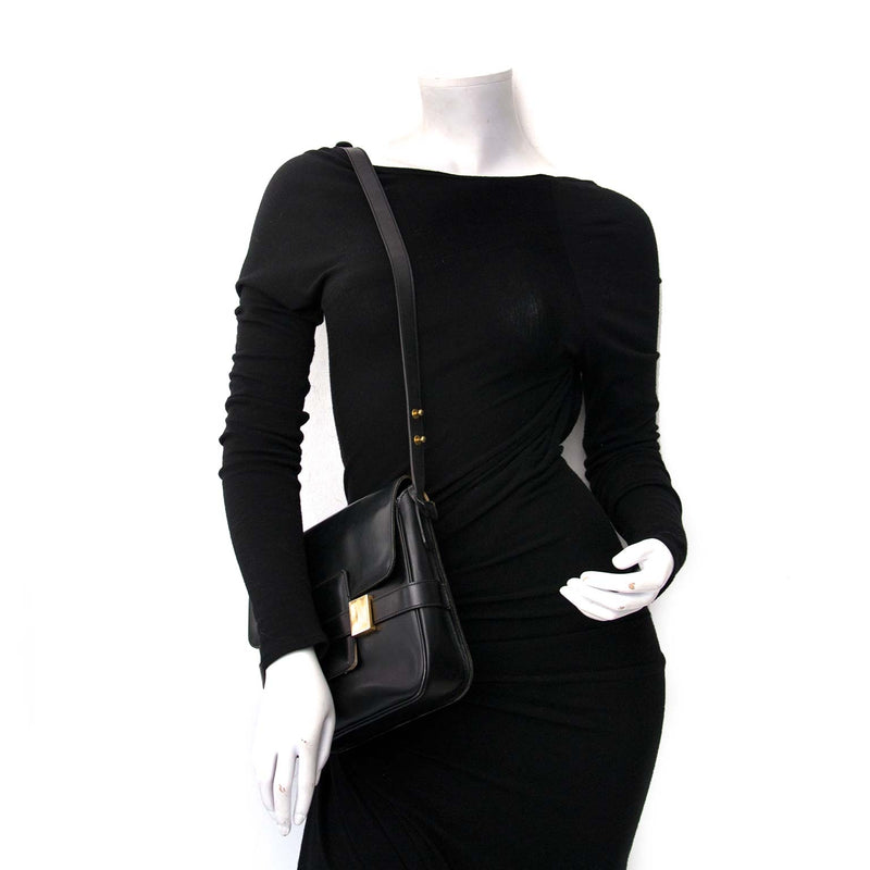 Delvaux Black Madame Crossbody Bag Buy authentic designer Delvaux secondhand bags at Labellov at the best price. Safe and secure shopping. Koop tweedehands authentieke Delvaux tassen bij designer webwinkel labellov.
