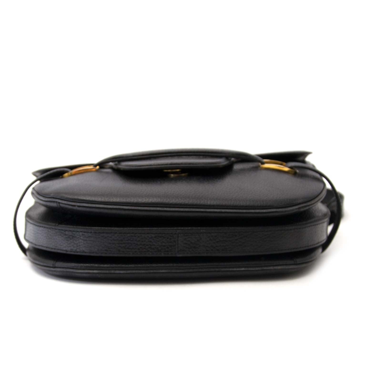 Delvaux Black Grained Leather Shoulder Bag Buy authentic designer Delvaux secondhand bags at Labellov at the best price. Safe and secure shopping. Koop tweedehands authentieke Delvaux tassen bij designer webwinkel labellov.