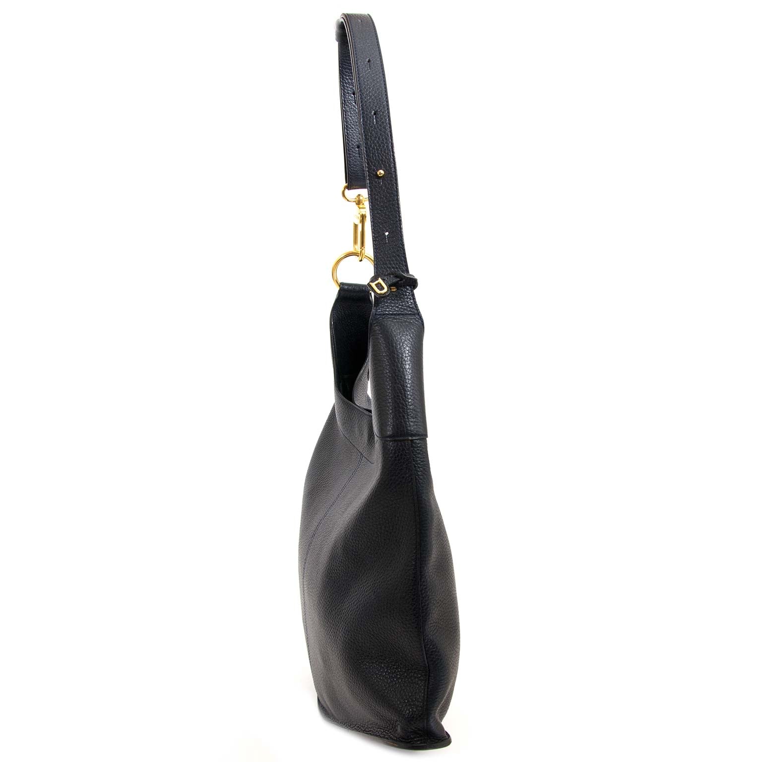 authentieke Delvaux Black Satan Shoulder Bag te koop bij labellov vintage webshop