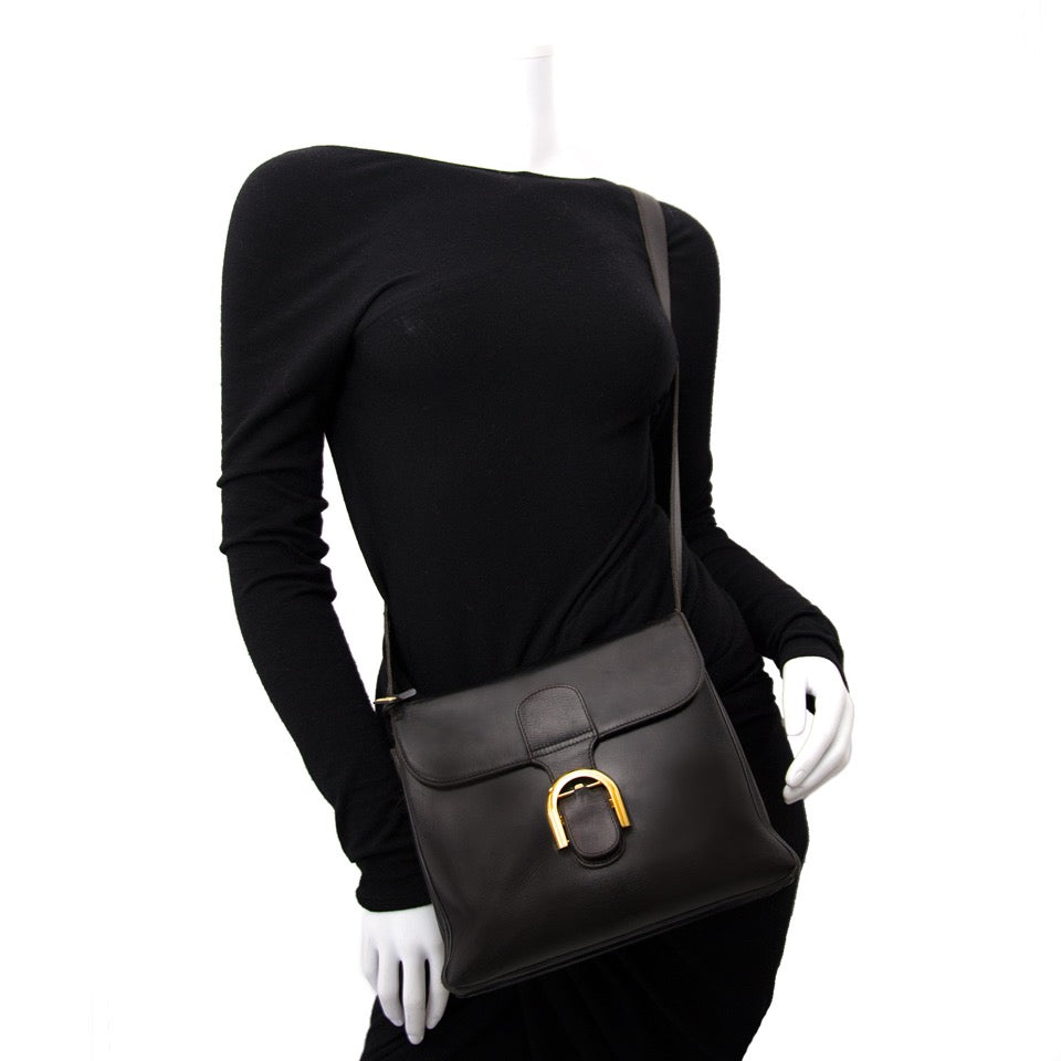 Vintage Delvaux Brillant shoulder bag. Authentic secondhand Delvaux bags at the right price at LabelLOV vintage webshop. Safe and secure online shopping. Authentieke tweedehands Delvaux tassen met juiste prijs bij LabelLOV.