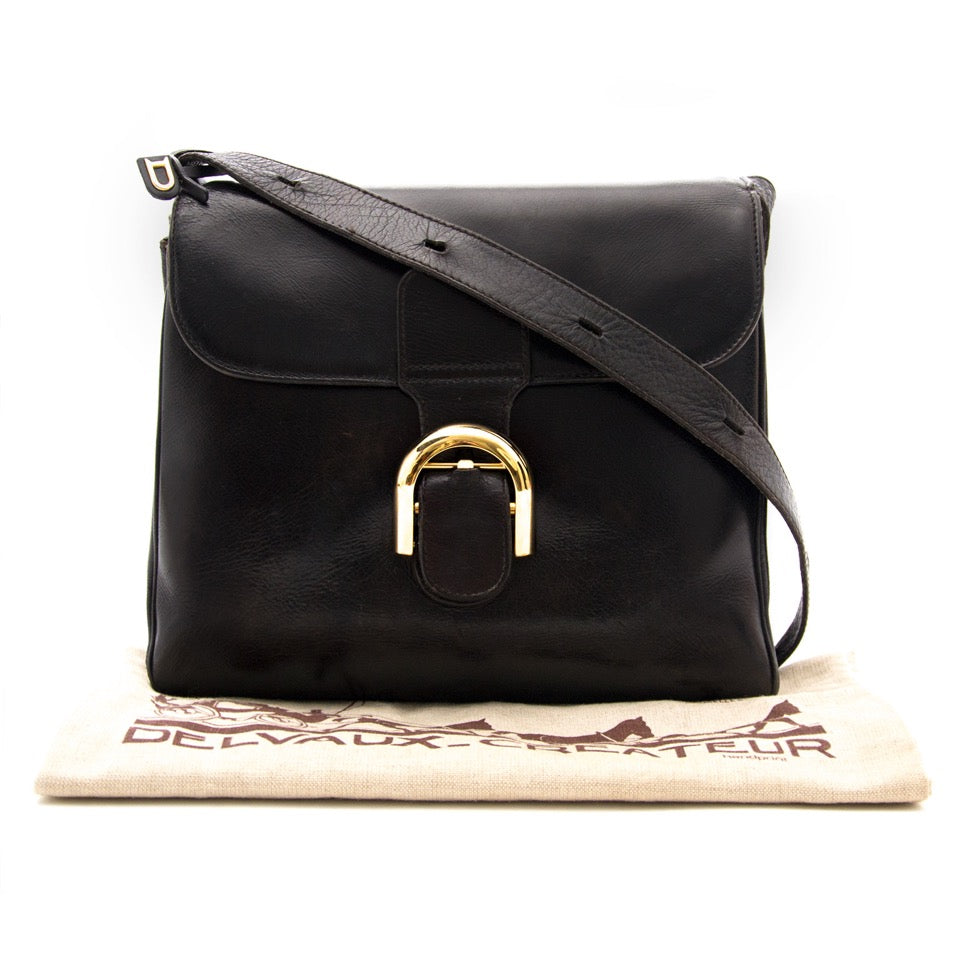 Vintage Delvaux Brillant shoulder bag. Authentic secondhand Delvaux bags at the right price at LabelLOV vintage webshop. Safe and secure online shopping. Authentieke tweedehands Delvaux tassen met juiste prijs bij LabelLOV.