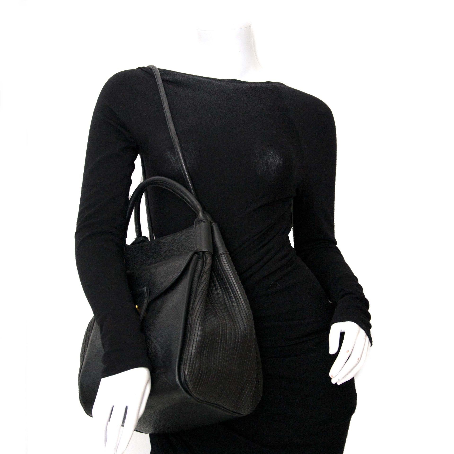 koop veilig online aan de beste prijs authentieke Delvaux Black Woven Toile de Cuir Bag nieuw