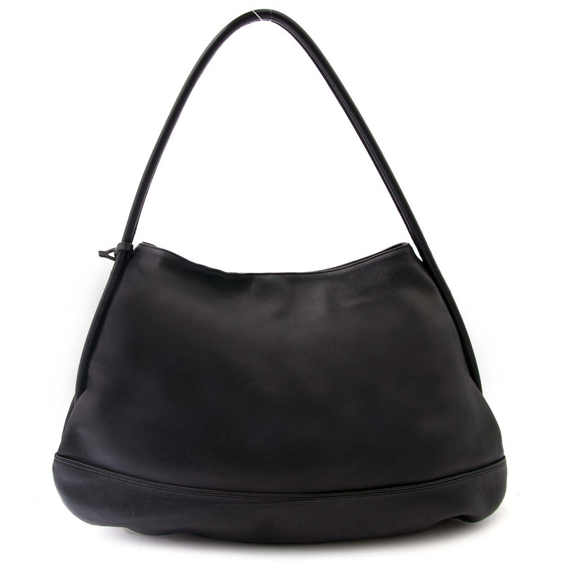 Delvaux Black Leather Large Shopper Tote Buy authentic designer Delvaux secondhand bags at Labellov at the best price. Safe and secure shopping. Koop tweedehands authentieke Delvaux tassen bij designer webwinkel labellov.