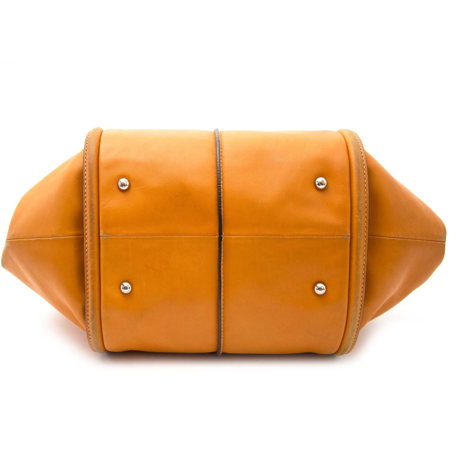 Achetez maintenant un sac de tods chez labellov.com