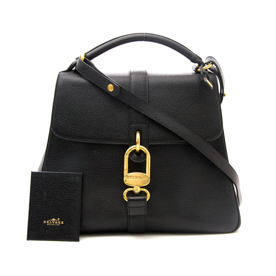 Vintage Delvaux shoulder bags for the best price at Labellov webshop. Safe and secure online shopping with 100% authenticity. Vintage Delvaux sac à epaule pour le meilleur prix.