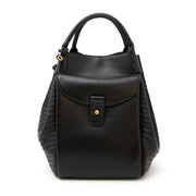 Vintage Delvaux black toile shoulder bag for the best price at Labellov webshop. Safe and secure online shopping with 100% authenticity. Vintage Delvaux noir toile sac à epaule pour le meilleur prix.