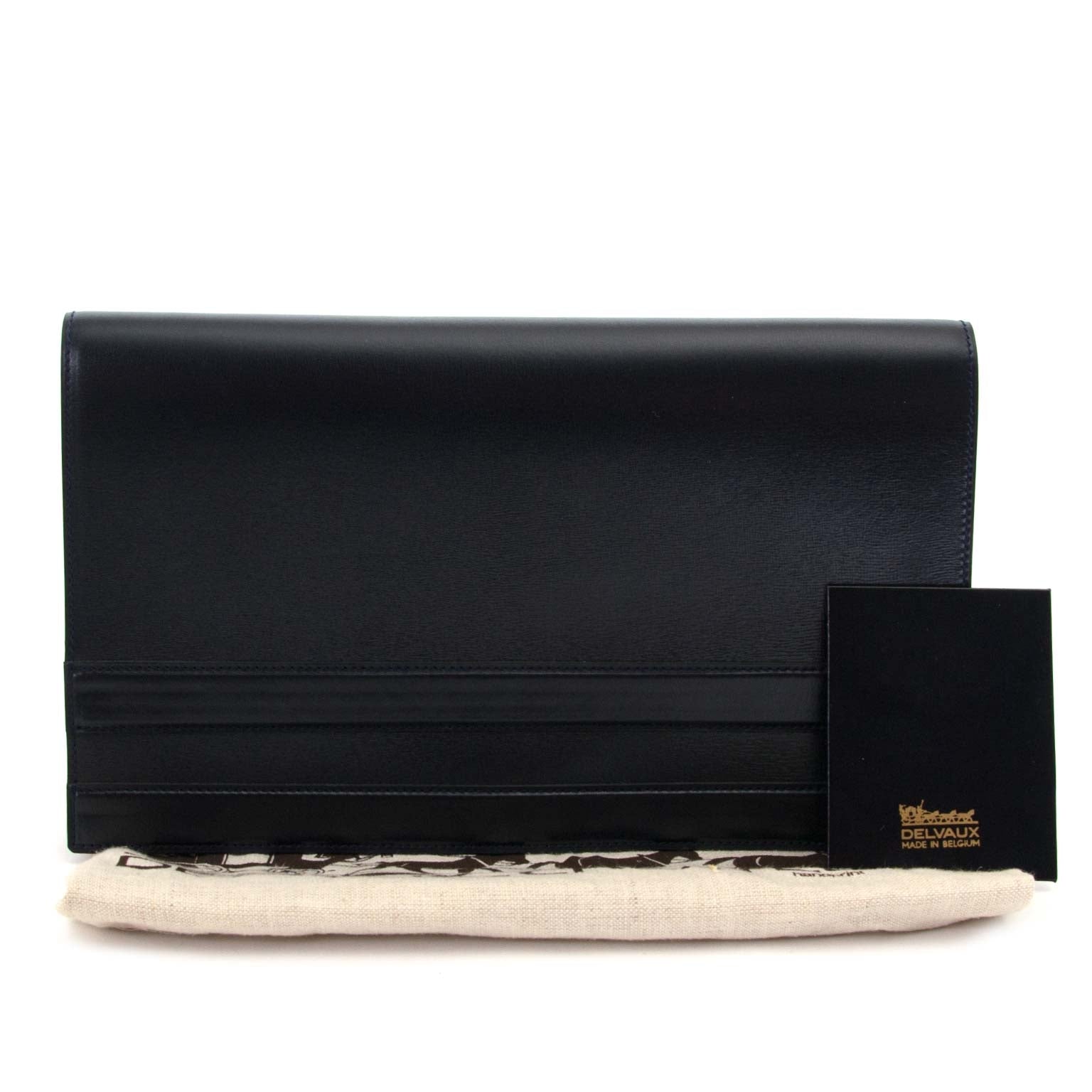 koop Delvaux Dark Blue Leather Clutch bij labellov aan de beste prijs
