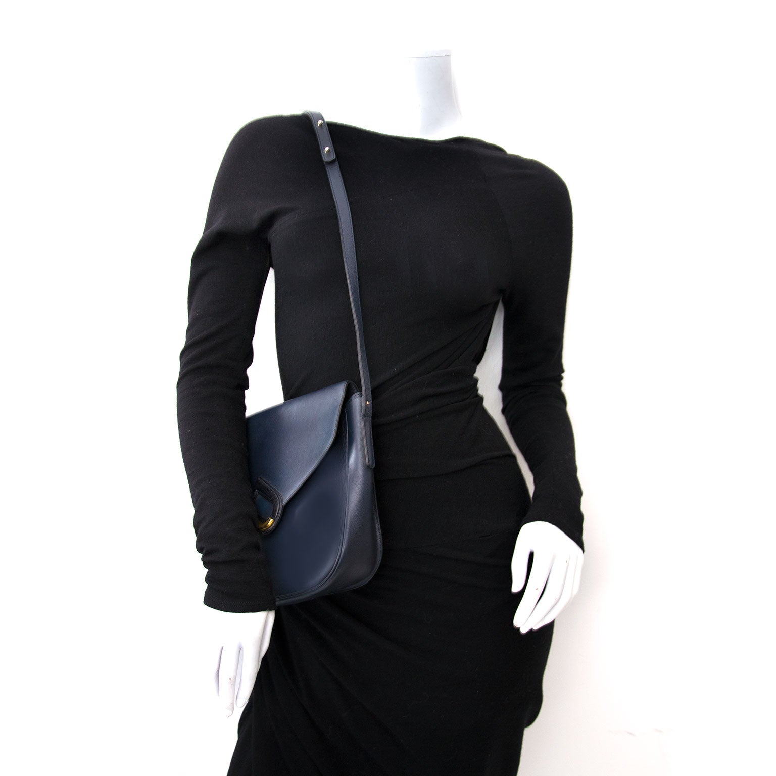 Bent u op zoek naar een tweedehands designer handtas aan de beste prijs? Koop uw authentieke Delvaux schoudertas.