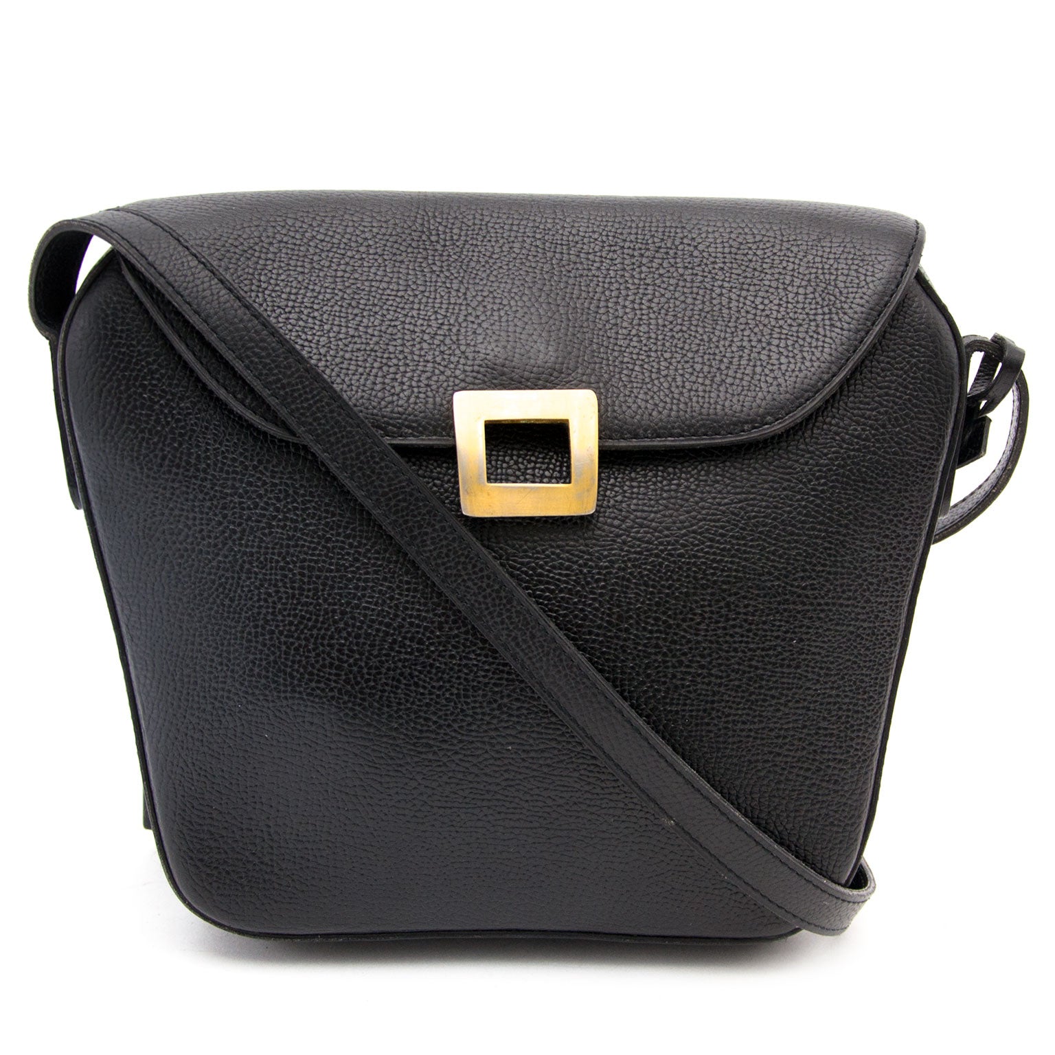 Buy and sell your preloved designer bags for the best rates online at Labellov luxury