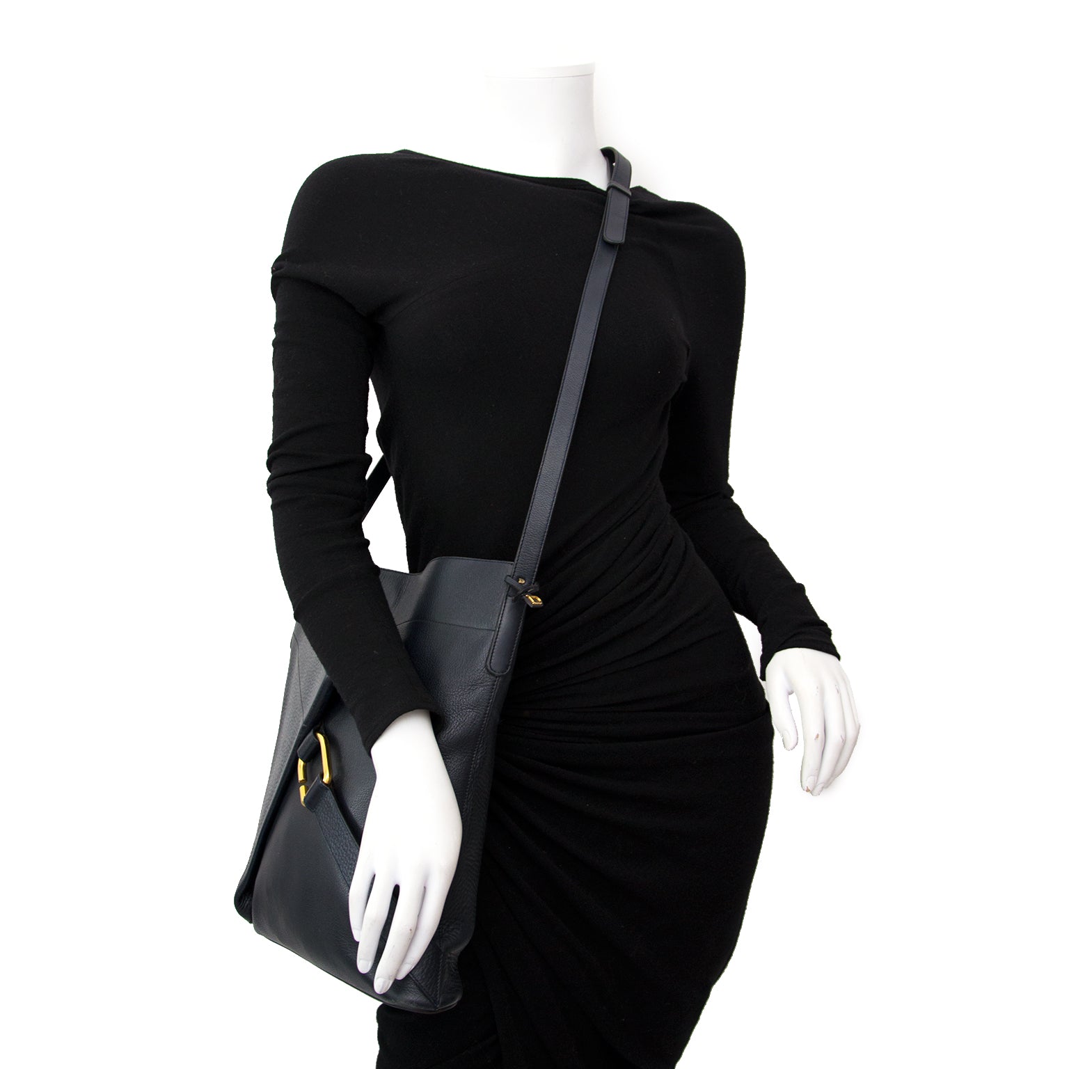 Buy now safe and secure secondhand Delvaux Cross Body Bag on www.labellov.com at the best price
