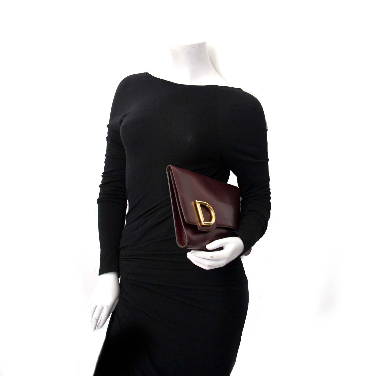Buy your designer bags for less at Labellov, vintage webshop.
