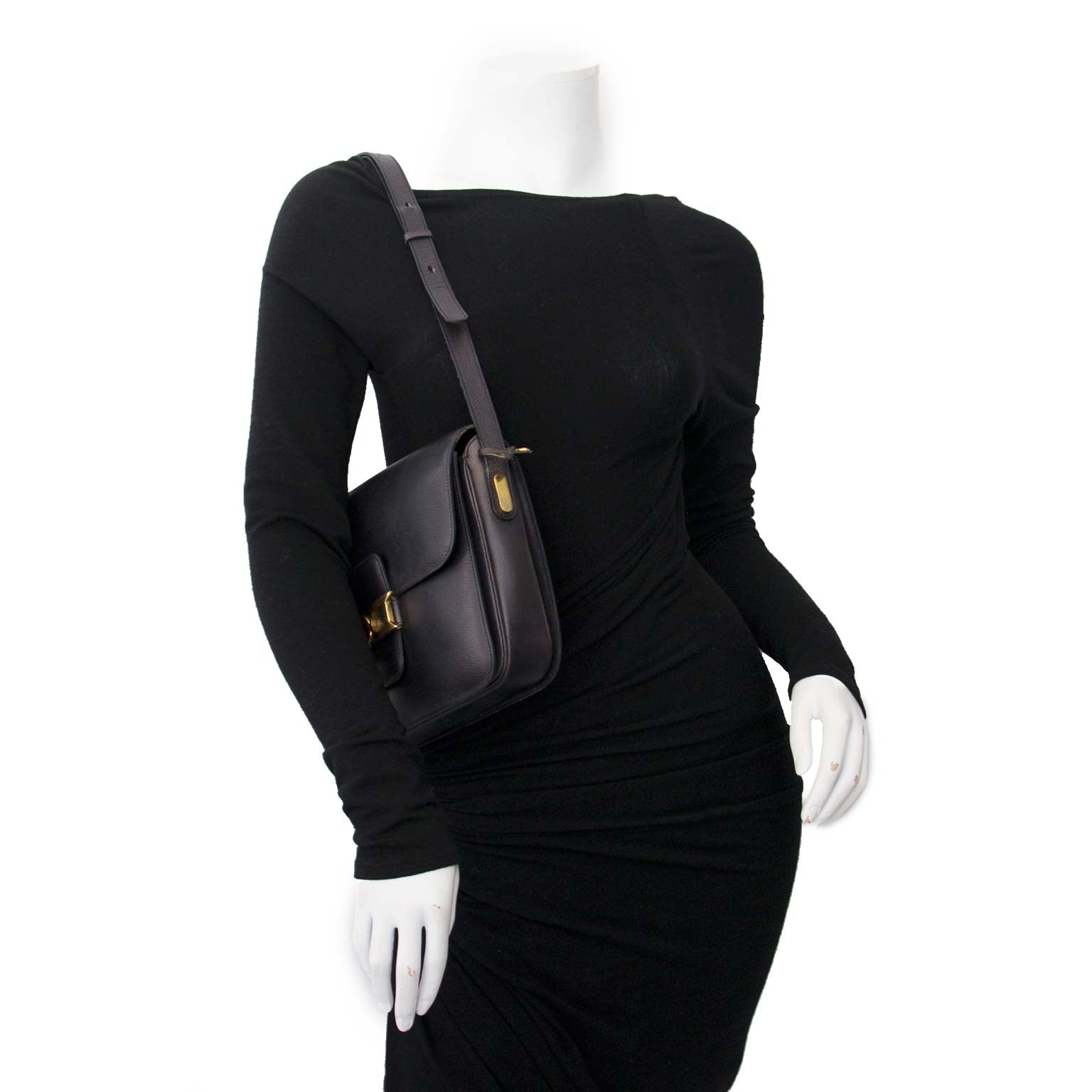 Delvaux Black Bourgogne Caviar Leather Shoulder Bag Buy authentic designer Delvaux secondhand bags at Labellov at the best price. Safe and secure shopping. Koop tweedehands authentieke Delvaux tassen bij designer webwinkel labellov.