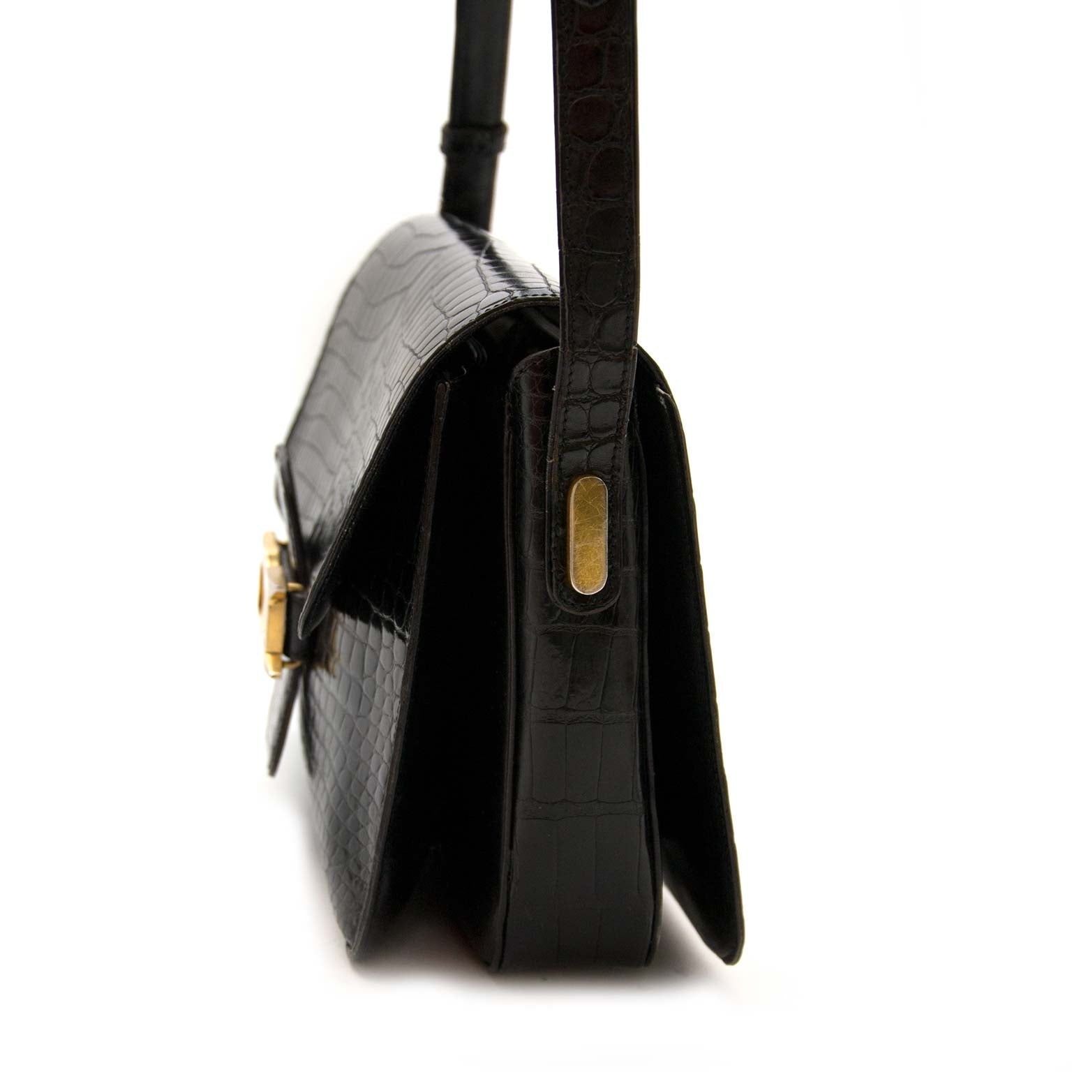 Labellov vintage fashion webshop with Delvaux Bourgogne bag