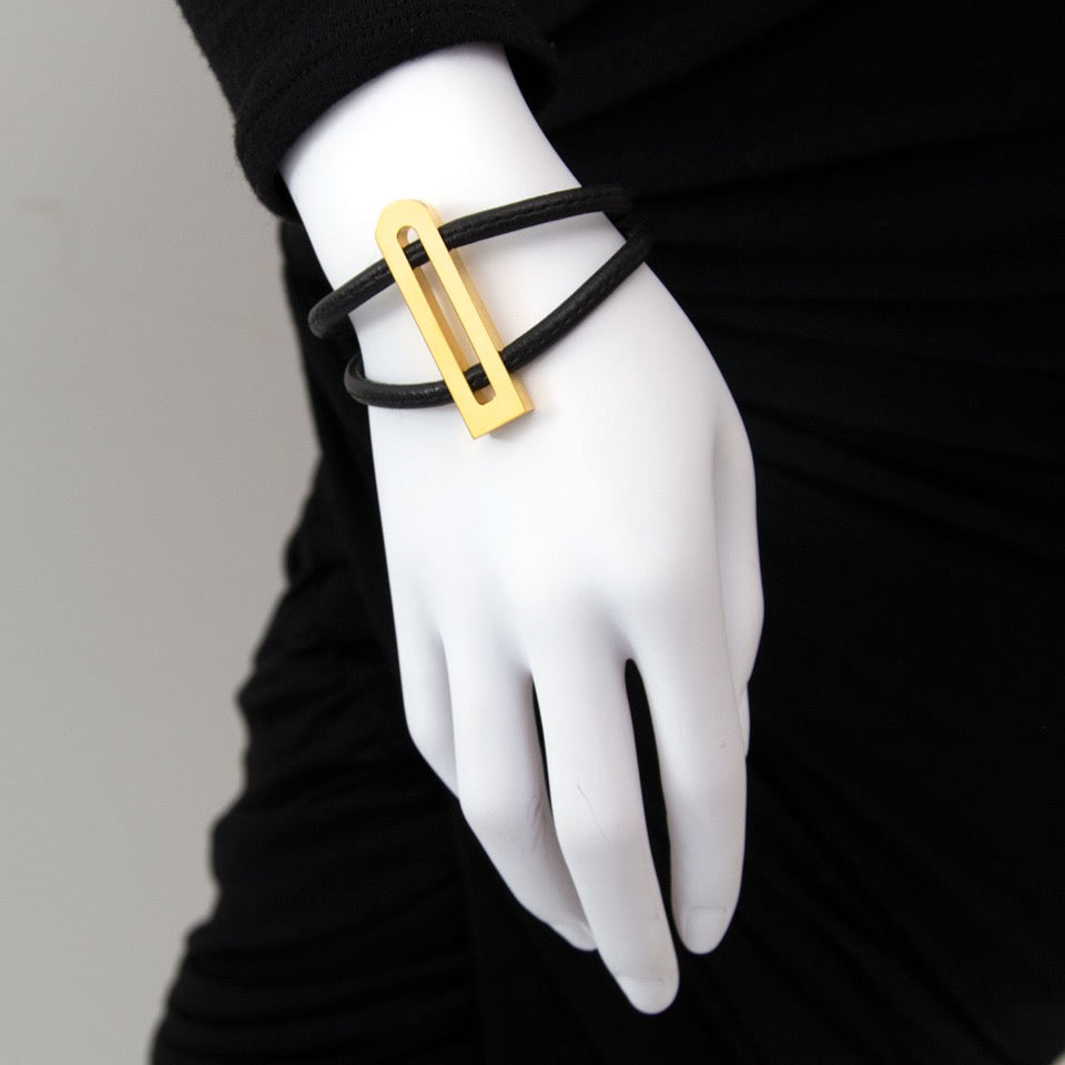Delvaux Black Leather Bracelet aan de beste prijs bij Labellov Antwerp
