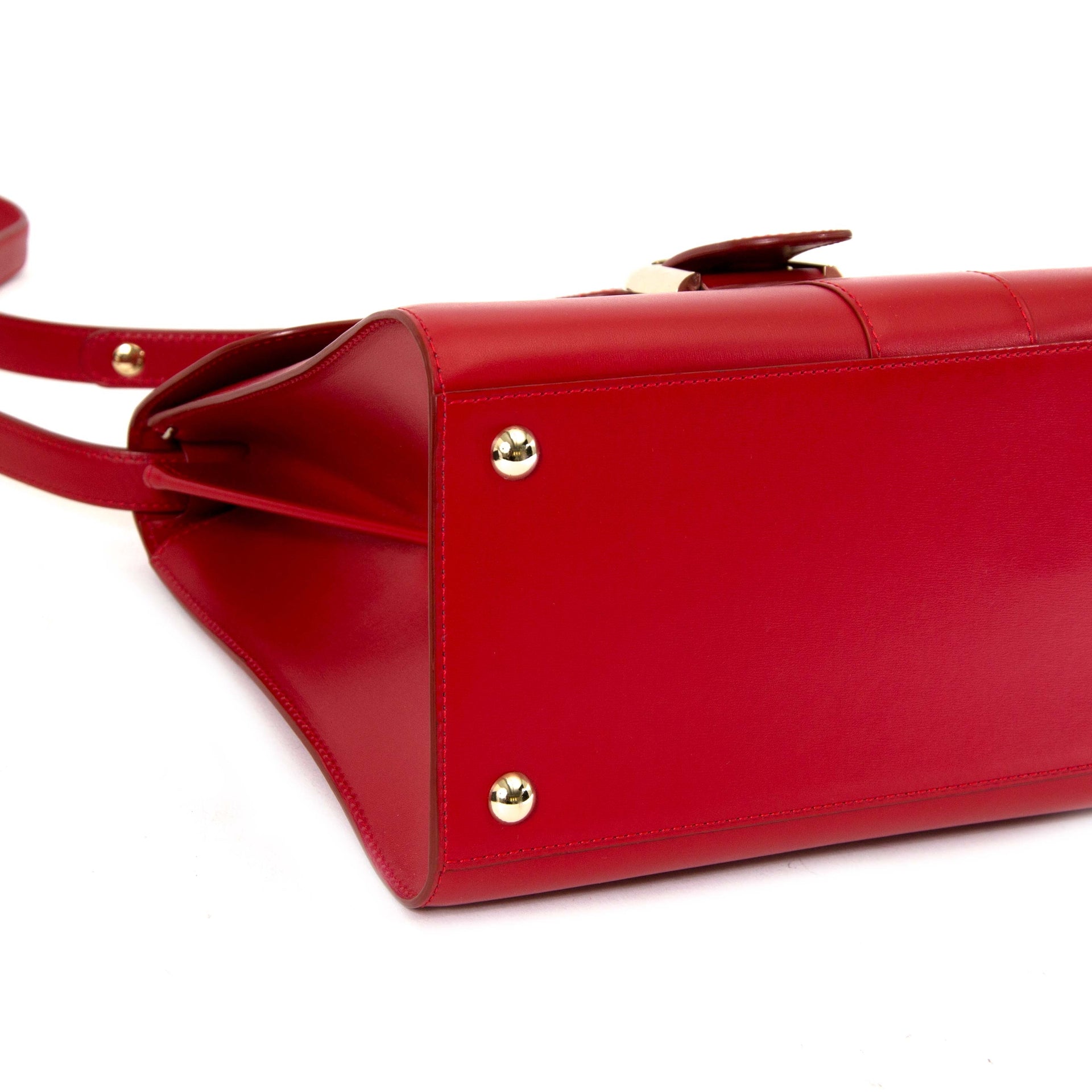 Achetez secur en ligne votre sac Delvaux Brillant MM Boxcalf Rouge Lipstick pour le meilleur prix chez Labellov
