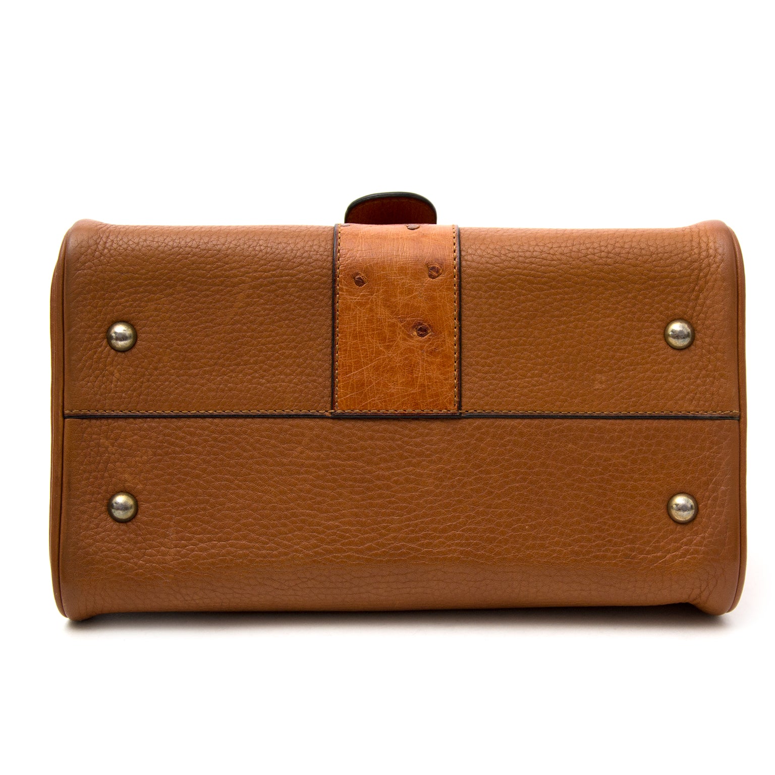 Buy and sell your preloved designer bags for the best rates online at Labellov luxury