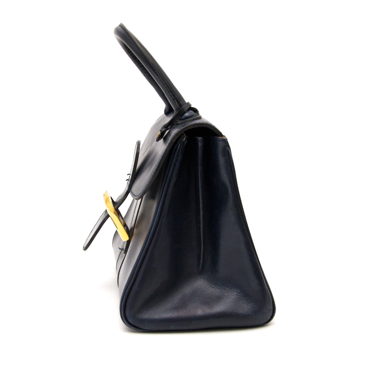 Buy and sell your preloved designer bags for the best rates online at Labellov luxury