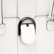Delvaux White Brillant Double Poignée Bag Buy authentic designer Delvaux secondhand bags at Labellov at the best price. Safe and secure shopping. Koop tweedehands authentieke Delvaux tassen bij designer webwinkel labellov.