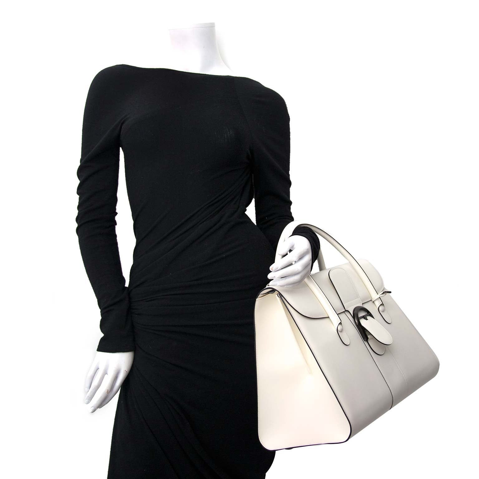 Delvaux White Brillant Double Poignée Bag Buy authentic designer Delvaux secondhand bags at Labellov at the best price. Safe and secure shopping. Koop tweedehands authentieke Delvaux tassen bij designer webwinkel labellov.