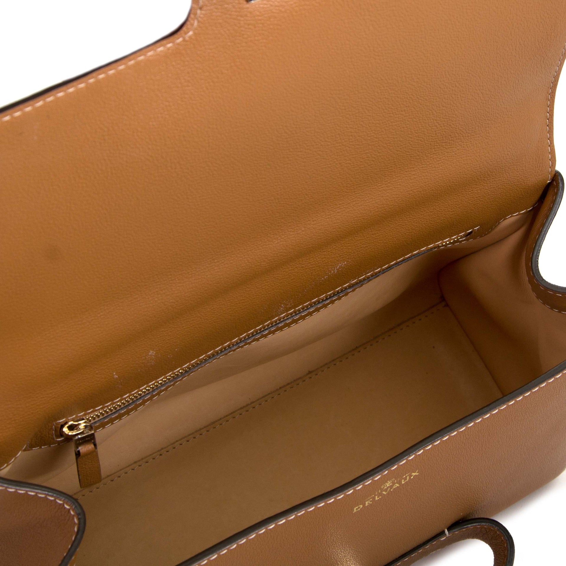 Achetez des sacs authentique comme Delvaux Simplissime City Rodeo Surpique pour le meilleur prix chez Labellov à Anvers