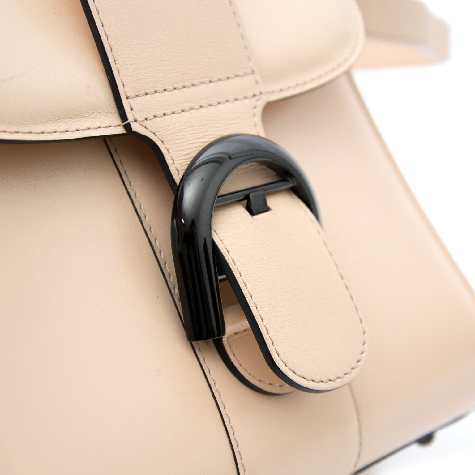 shop safe online at the best price secondhand Delvaux Mini Brillant Poudré + STRAP