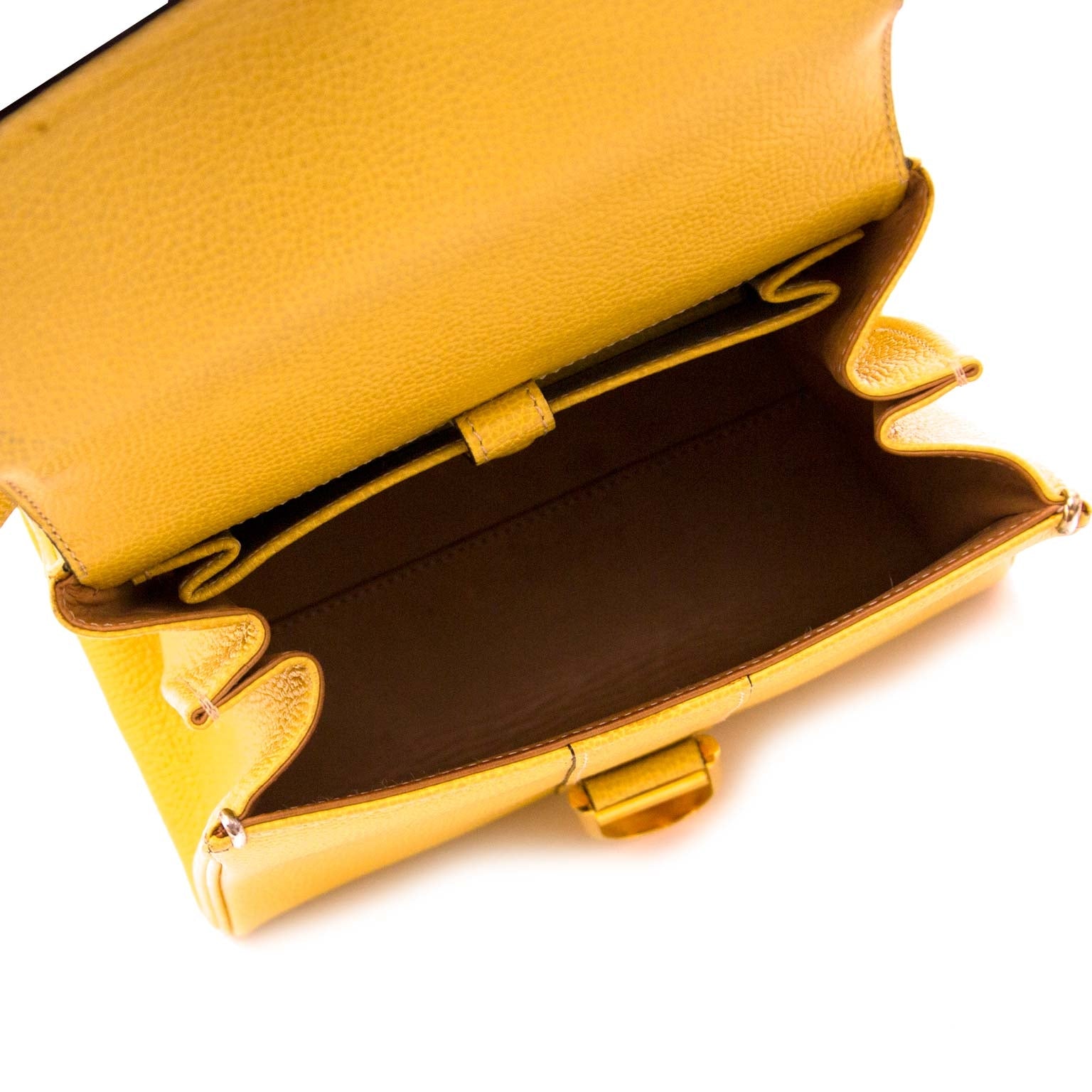Achète des sacs authéntiques des marques de luxe à Labellov