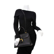 Op zoek naar een luxe vintage designer tas? Delvaux Zwart MM Brillant te koop, in goeie staat en aan een redelijke prijs bij Labellov.