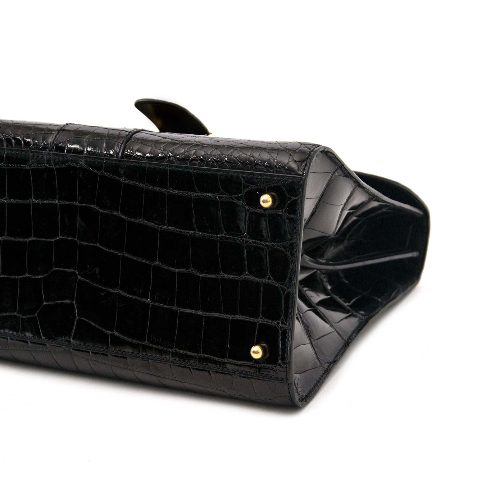 labellov.com, the designer webshop to buy and sell all your luxury