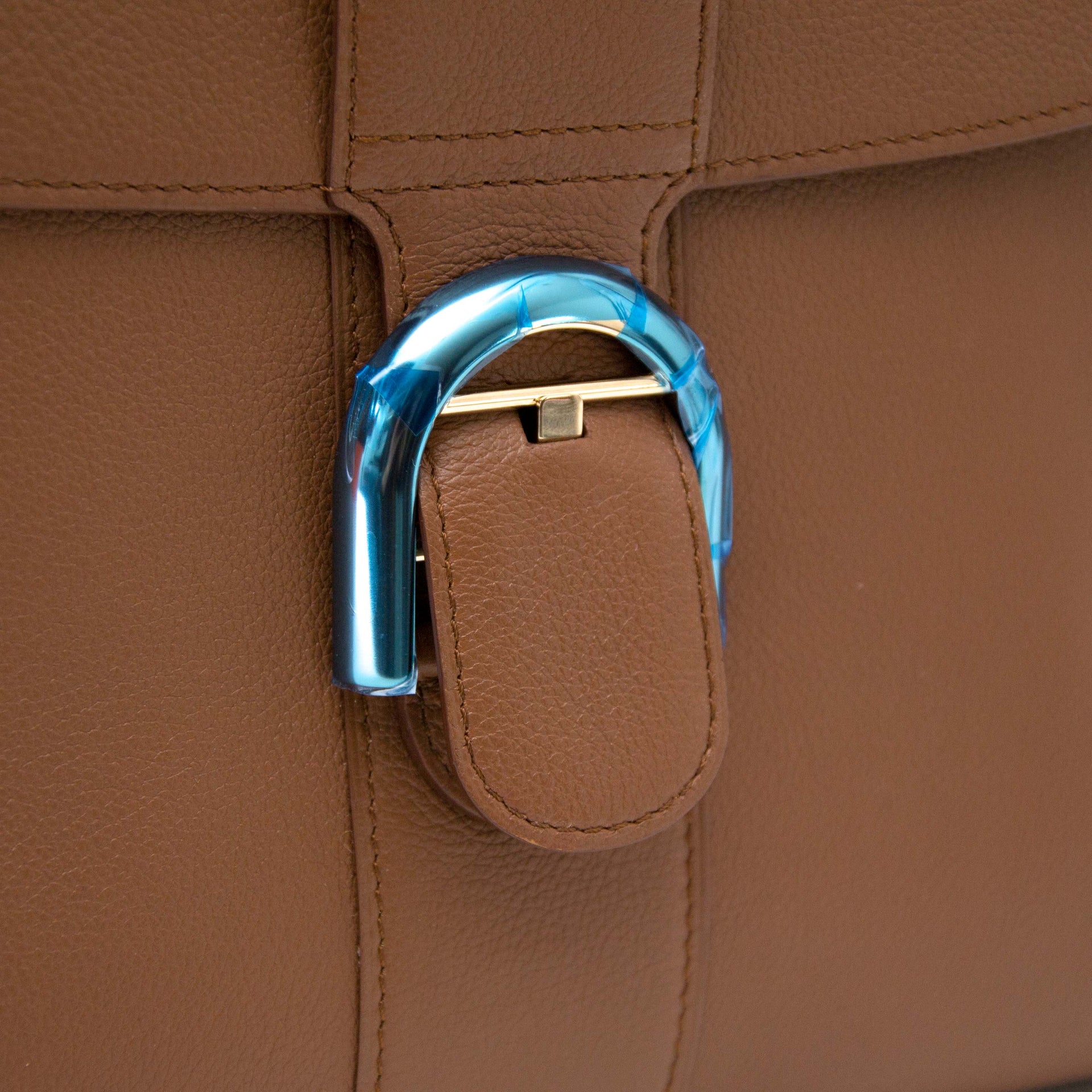 koop uw delvaux brillant nu online bij labellov.com tegen de beste prijs, gloednieuw!