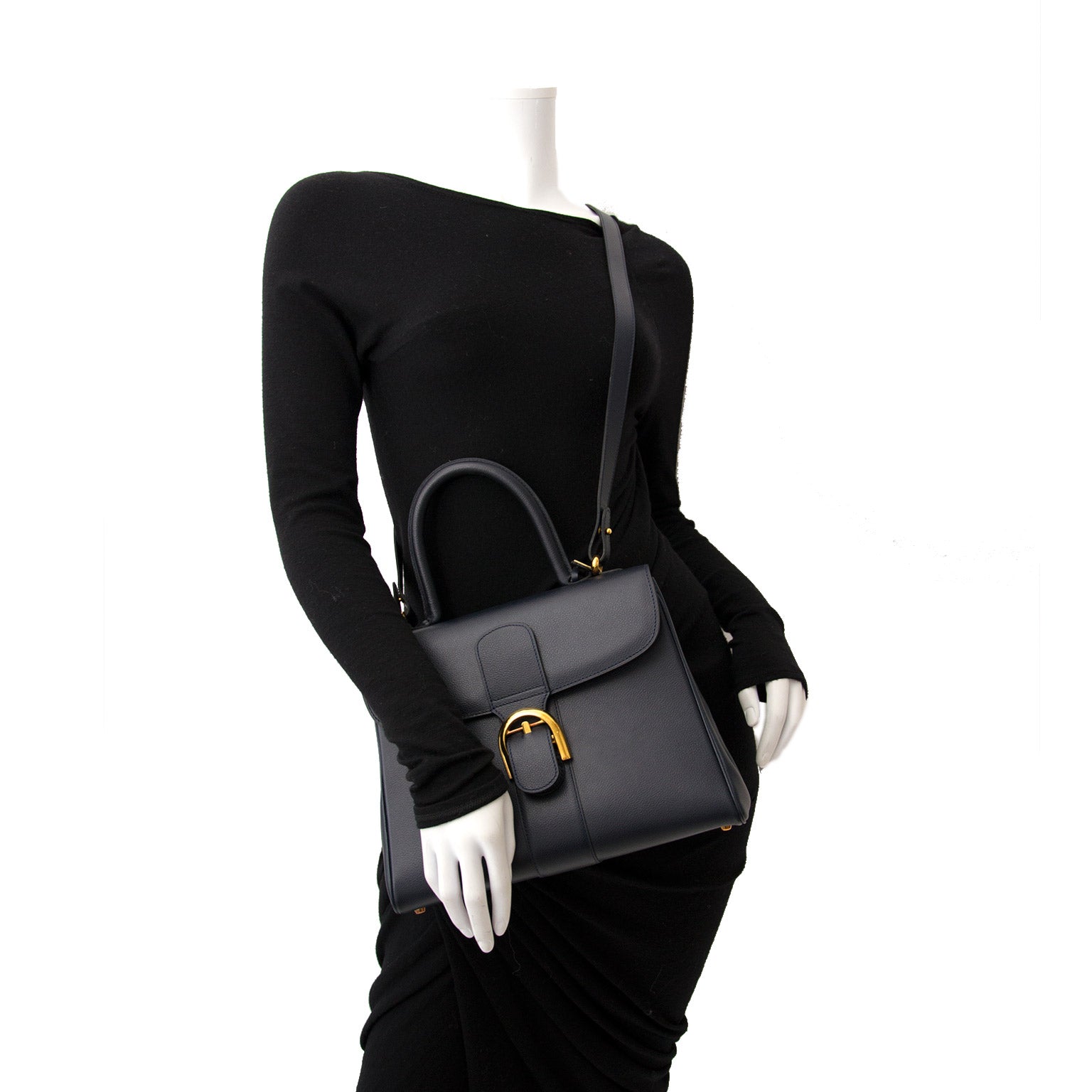 Acheter en ligne chez labellov.com pour le meilleur prix. Delvaux Marine Brillant MM
