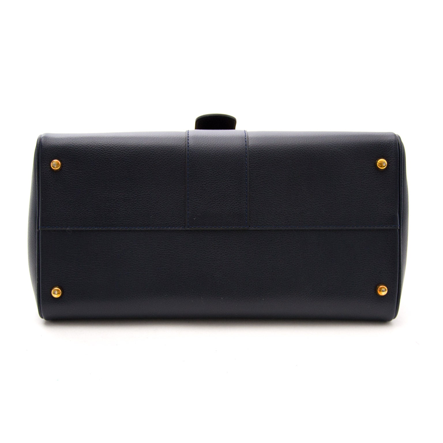Buy and sell your designer handbags for the best price at labellov.com